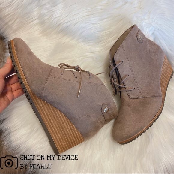 Dr. Scholl's Conquer Women's Wedge Ankle Boots - Picture 3 of 8